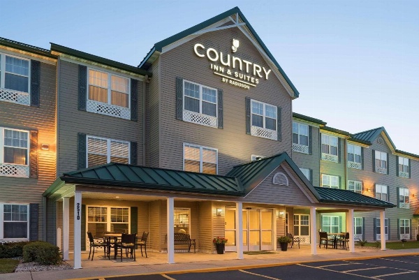 Country Inn & Suites Ankeny image 1
